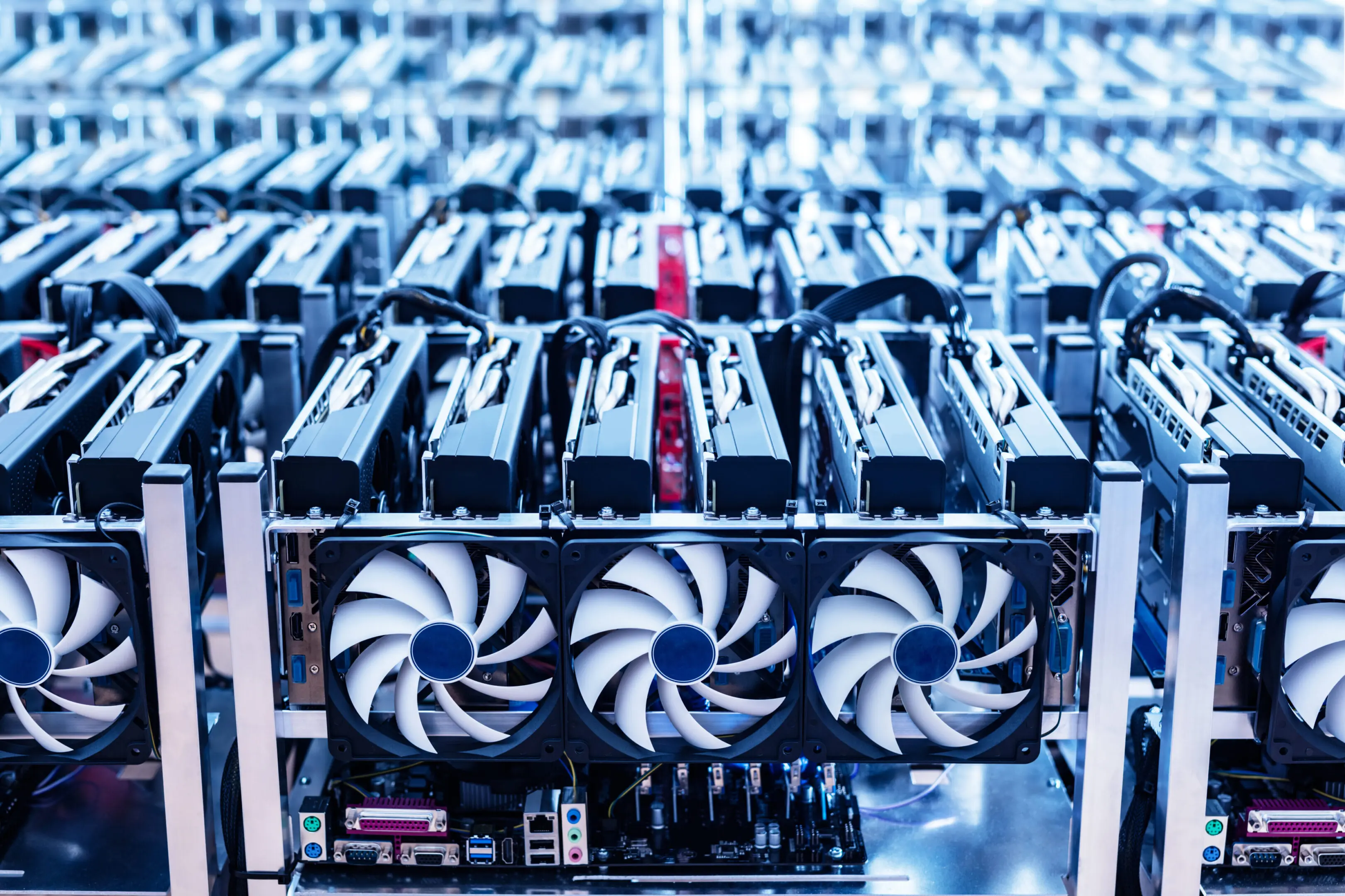 A large amount of computer fans are lined up.